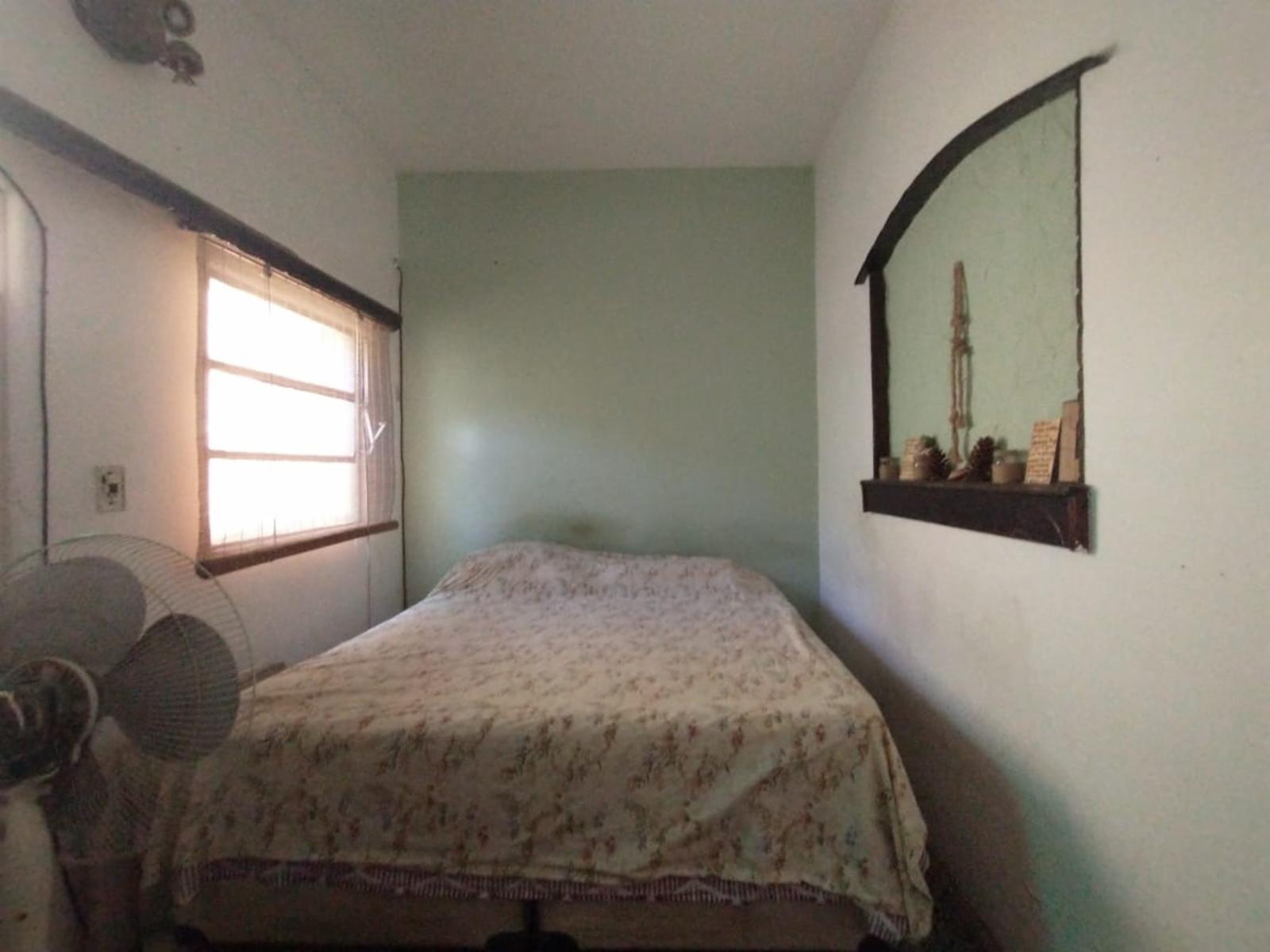 PH FONDO EN BUEN ESTADO CON 2 DORMITORIOS, ESCRITORIO, COCINA-COMEDOR INTEGRADA, AMPLIO BAÑO CON DUCHA, PATIO Y GALPÓN DE HERRAMIENTAS. — foto 13