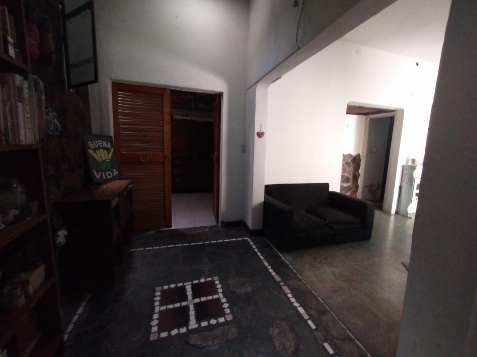 PH FONDO EN BUEN ESTADO CON 2 DORMITORIOS, ESCRITORIO, COCINA-COMEDOR INTEGRADA, AMPLIO BAÑO CON DUCHA, PATIO Y GALPÓN DE HERRAMIENTAS. — foto 15