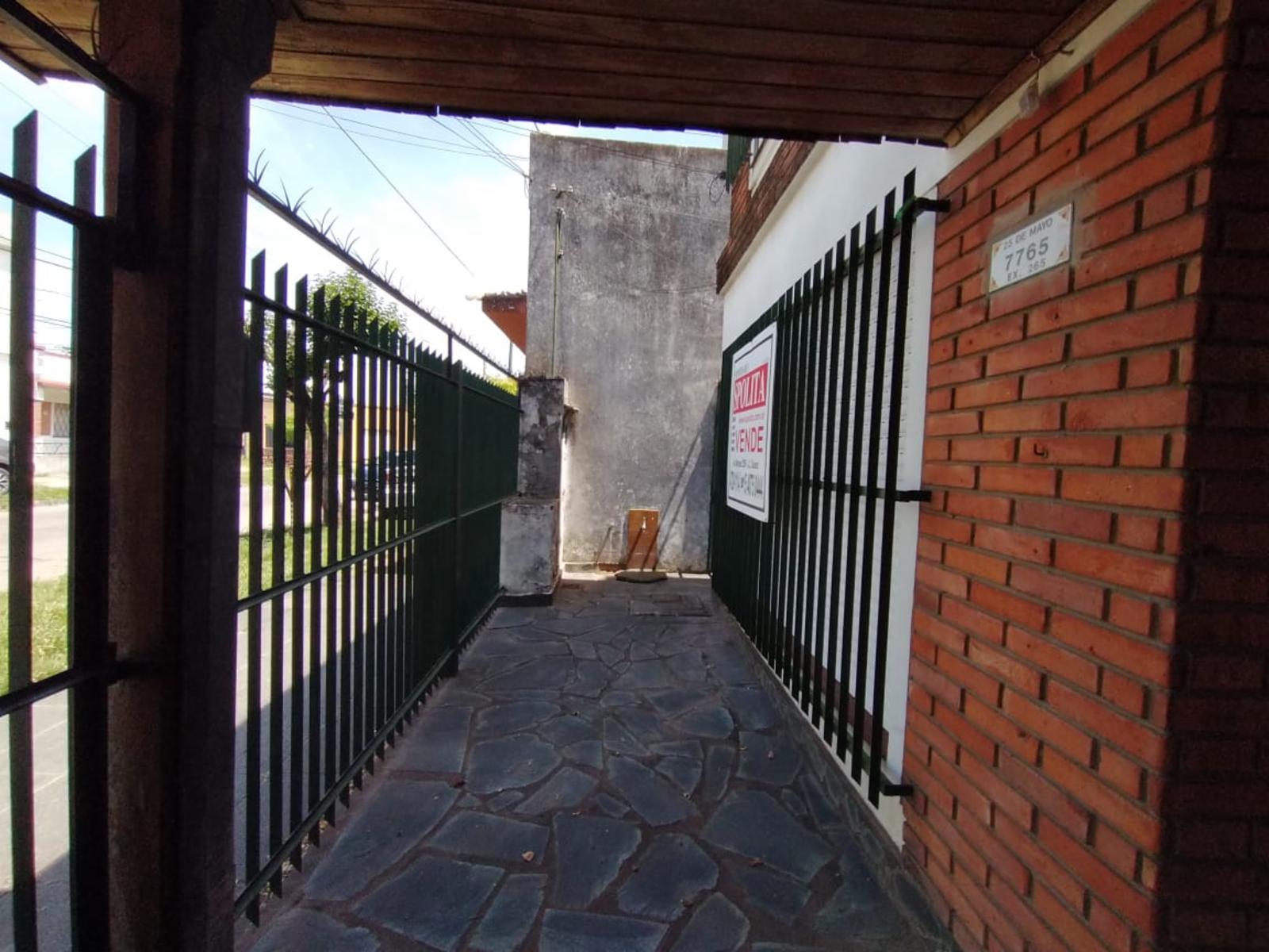 EXCELENTE CASA EN LOTE PROPIO CON 2 HABITACIONES, UN ESCRITORIO, 2 BAÑOS — foto 9