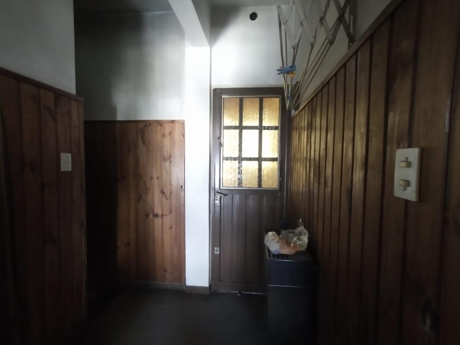 EXCELENTE CASA EN LOTE PROPIO CON 2 HABITACIONES, UN ESCRITORIO, 2 BAÑOS — foto 13