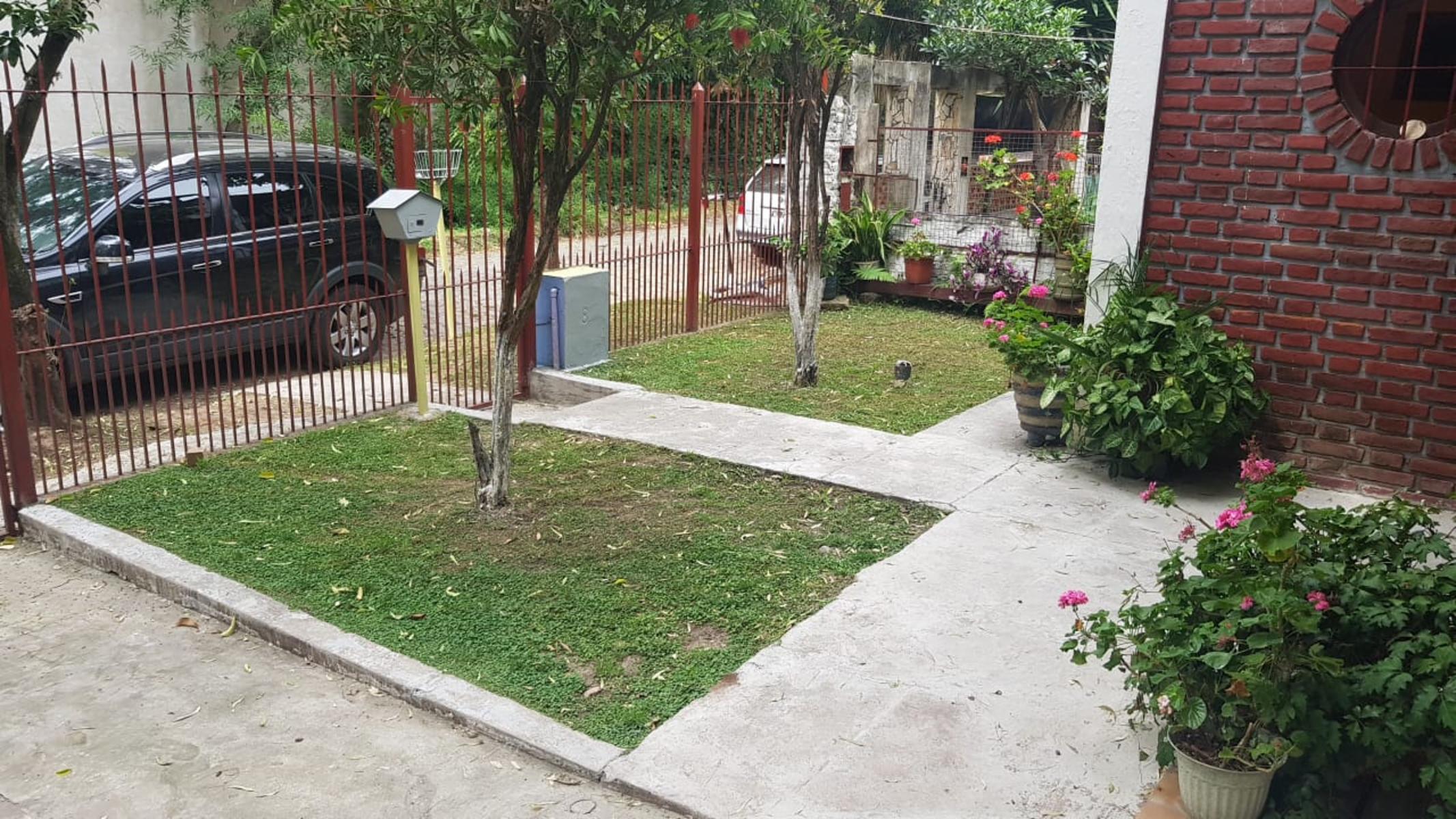 EXCELENTE PROPIEDAD EN EL CORAZÓN DEL BARRIO PARQUE SUR HOREIS — foto 3
