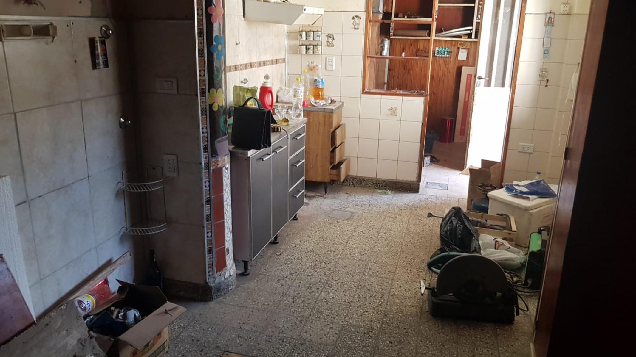PROPIEDAD MULTIFAMILIAR, CASA 3 AMB + DEPARTAMENTO 2 AMB + DE MONOAMBIENTE — foto 6