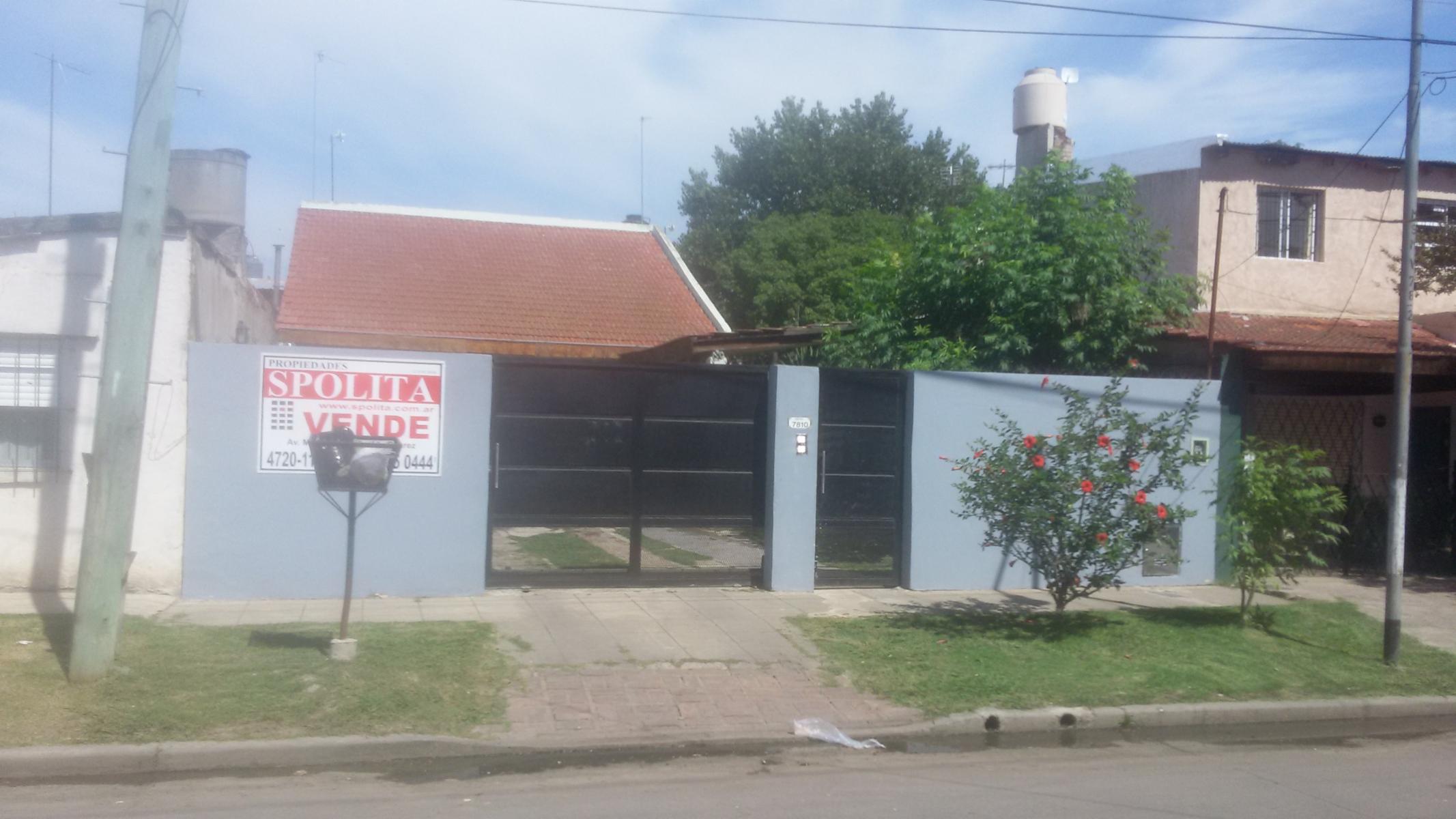 AMPLIA CASA 3 AMB + DEPTO FONDO 2 AMB EN LOTE PROPIO PRÓXIMO A AV. MARQUEZ — foto 3