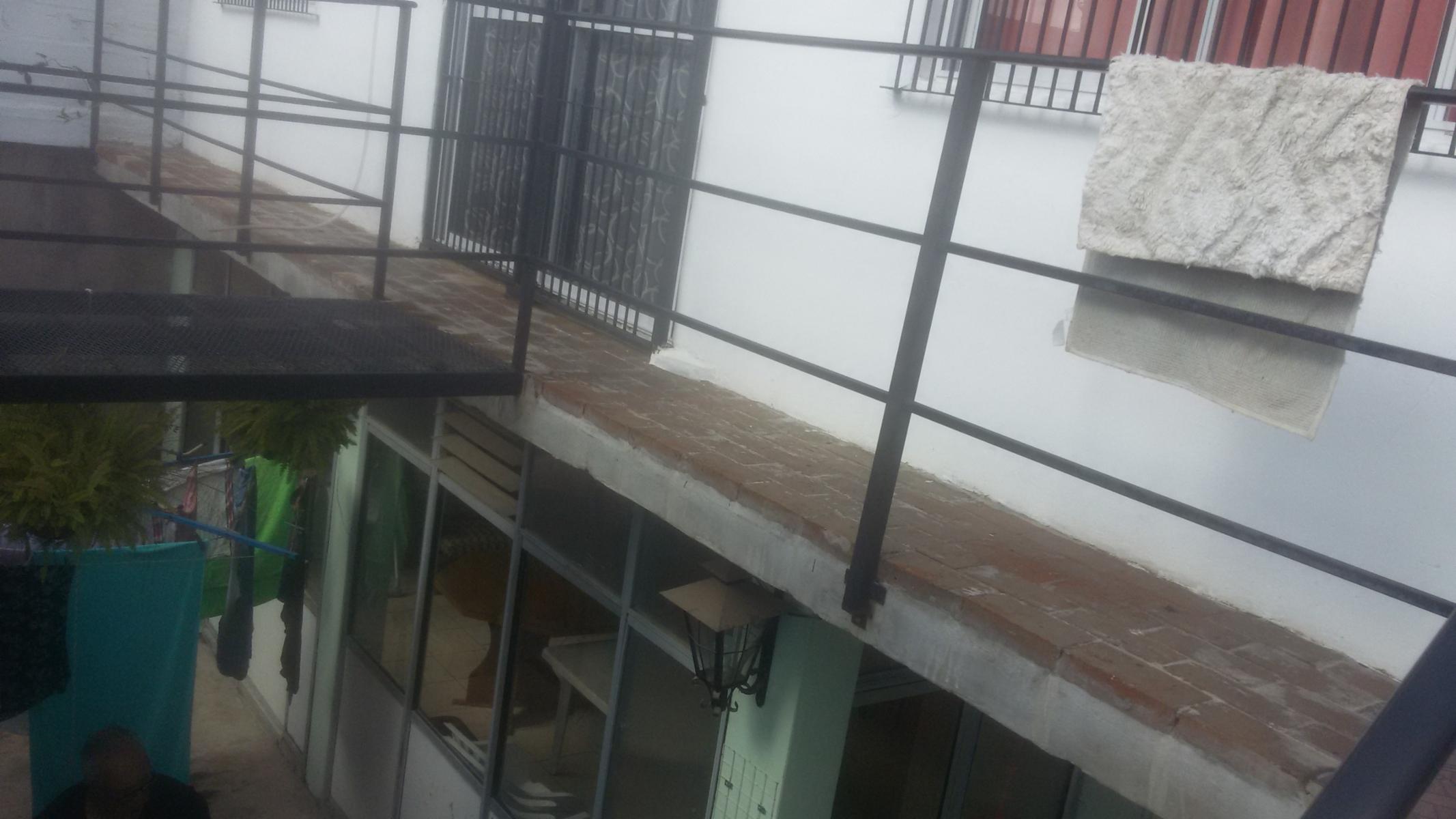 AMPLIA CASA 3 AMB + DEPTO FONDO 2 AMB EN LOTE PROPIO PRÓXIMO A AV. MARQUEZ — foto 4