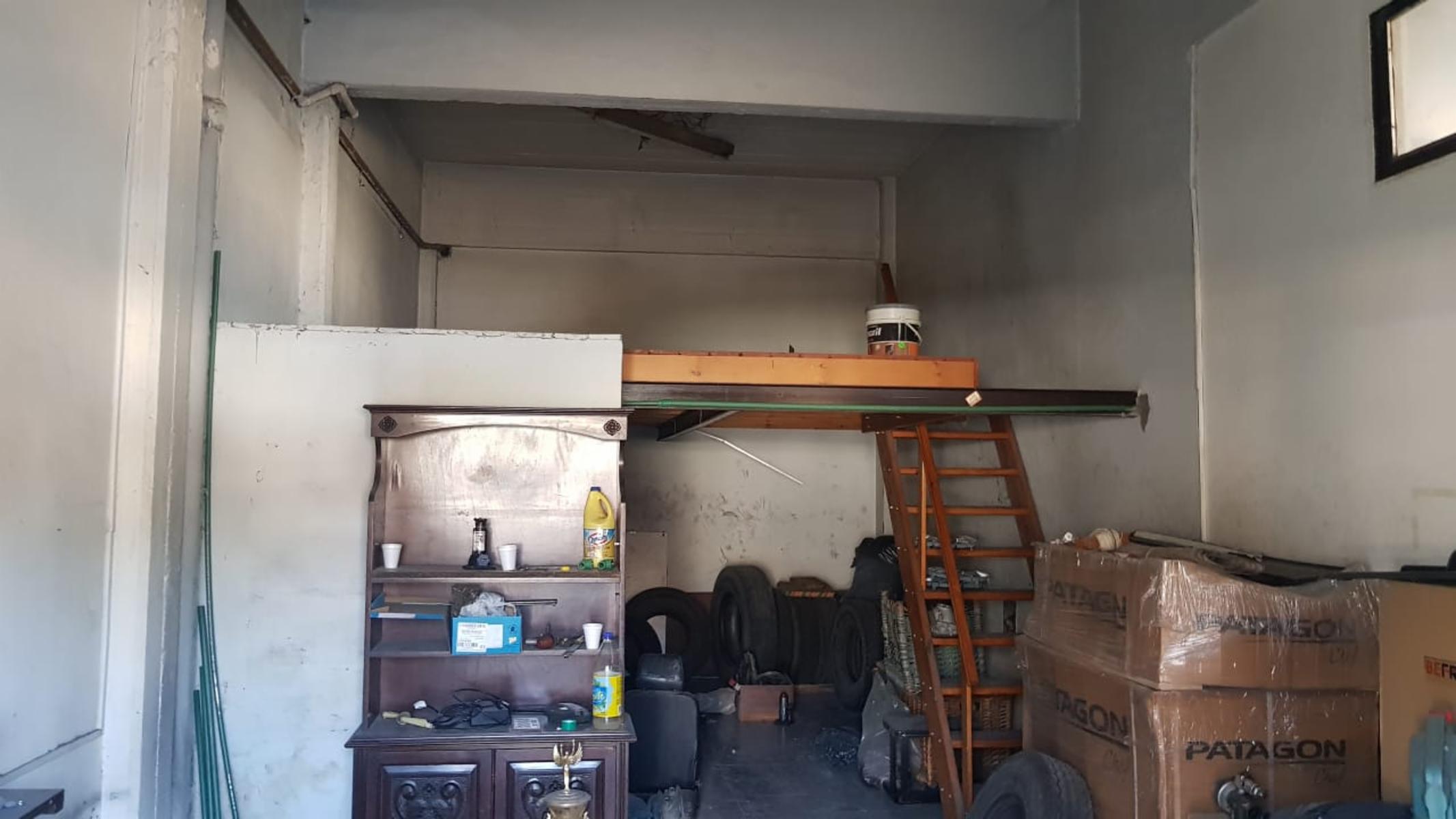 EXCELENTE LOCAL DE 40 M2 MAS ENTREPISO DE 20 M2 - 4