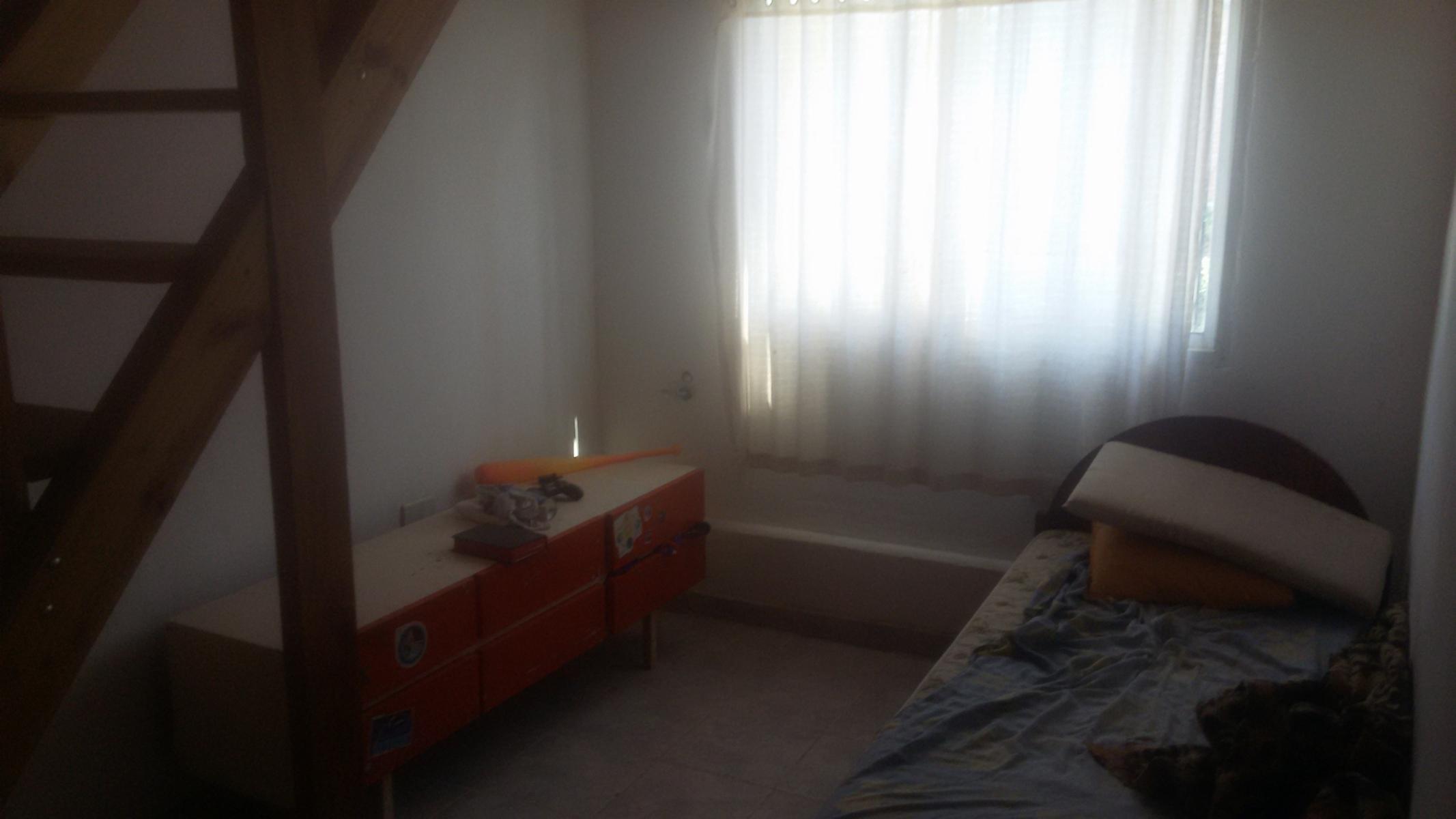 Excelente propiedad en villa adelina planta alta 4 amb 3 dormitorios-living comedor-cocina-baño-playroom-patio balcón amplio al frente. Alquiler - 6