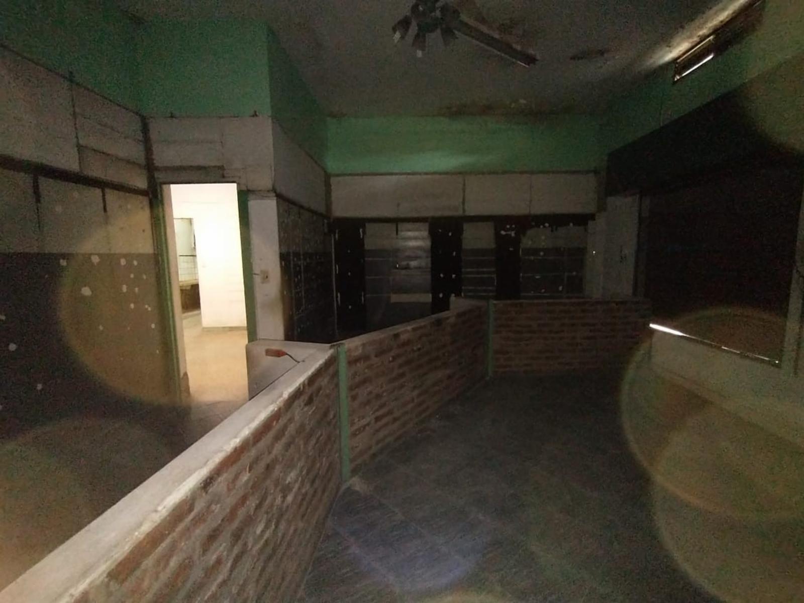 LOCAL DE 65 M2 EN ESQUINA, COCINA, BAÑO, DEPÓSITO Y SÓTANO - 4