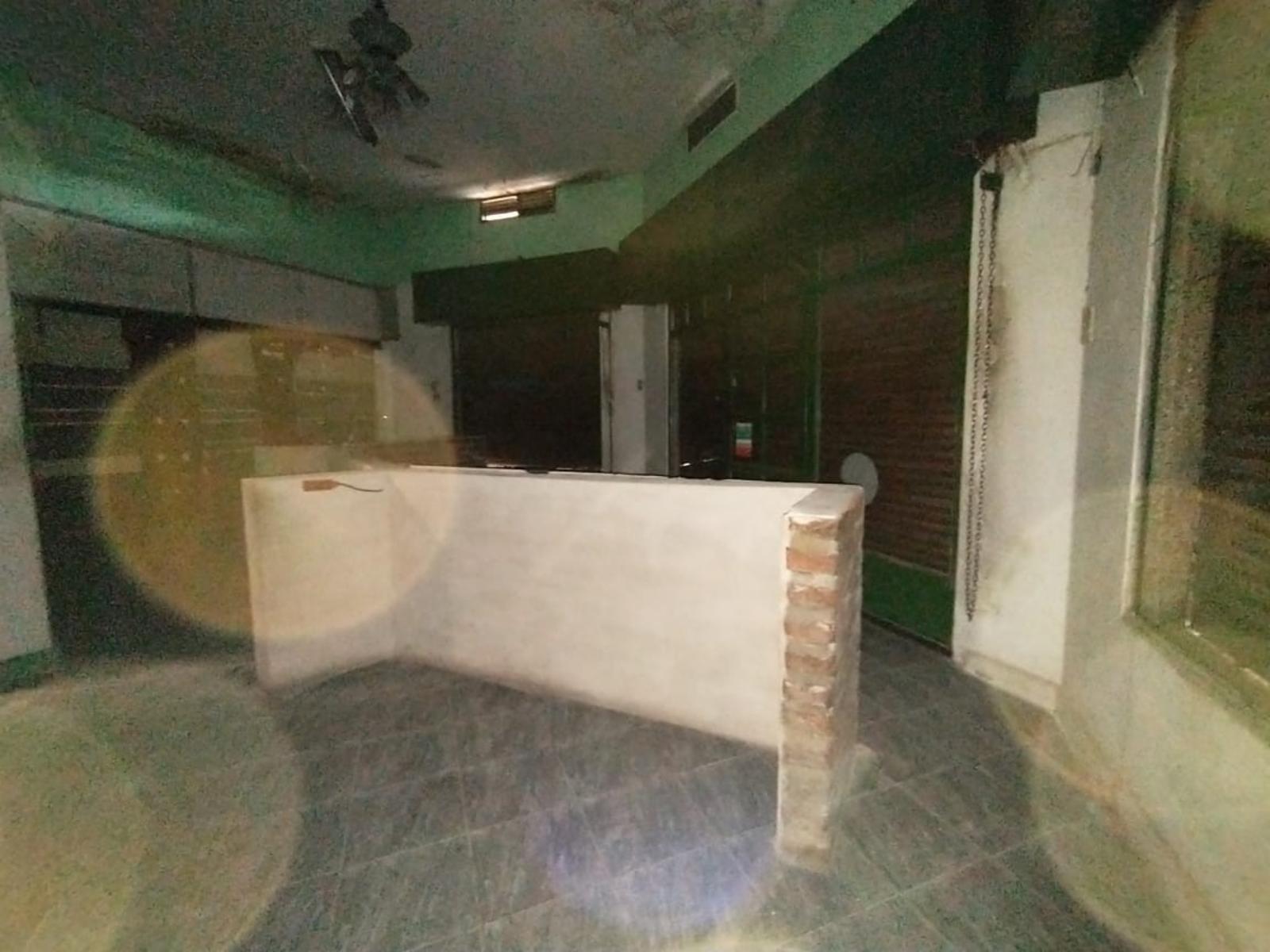 LOCAL DE 65 M2 EN ESQUINA, COCINA, BAÑO, DEPÓSITO Y SÓTANO - 5