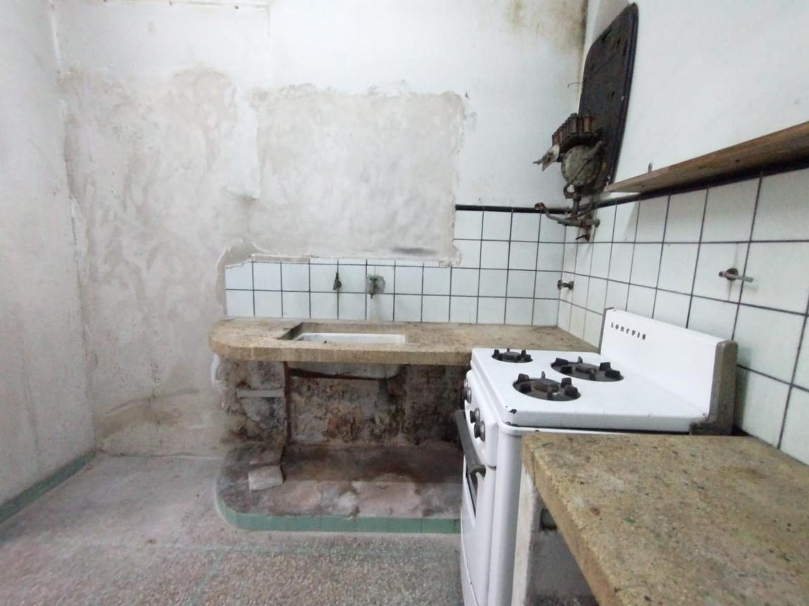 LOCAL DE 65 M2 EN ESQUINA, COCINA, BAÑO, DEPÓSITO Y SÓTANO - 12