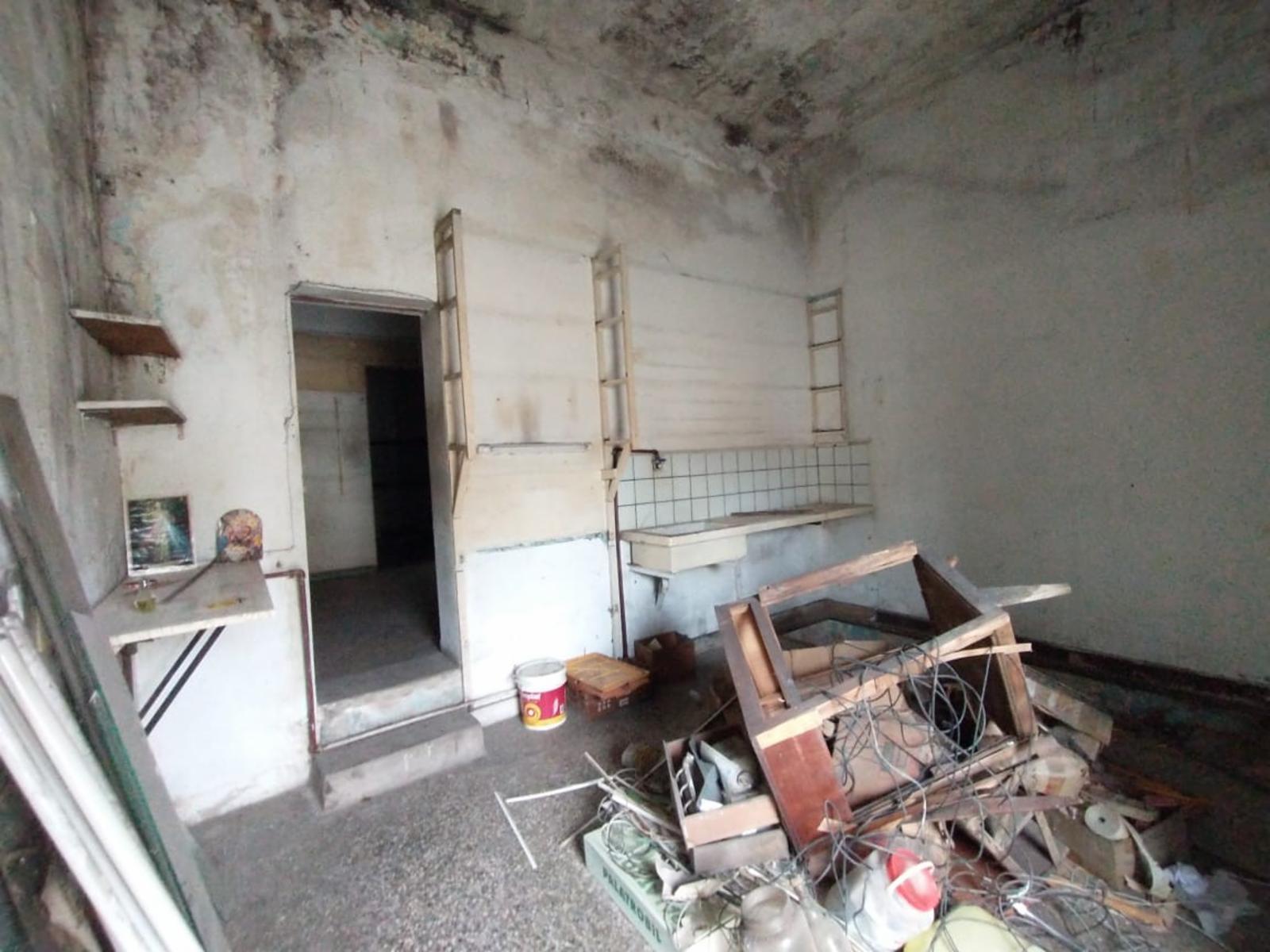 LOCAL DE 65 M2 EN ESQUINA, COCINA, BAÑO, DEPÓSITO Y SÓTANO - 14