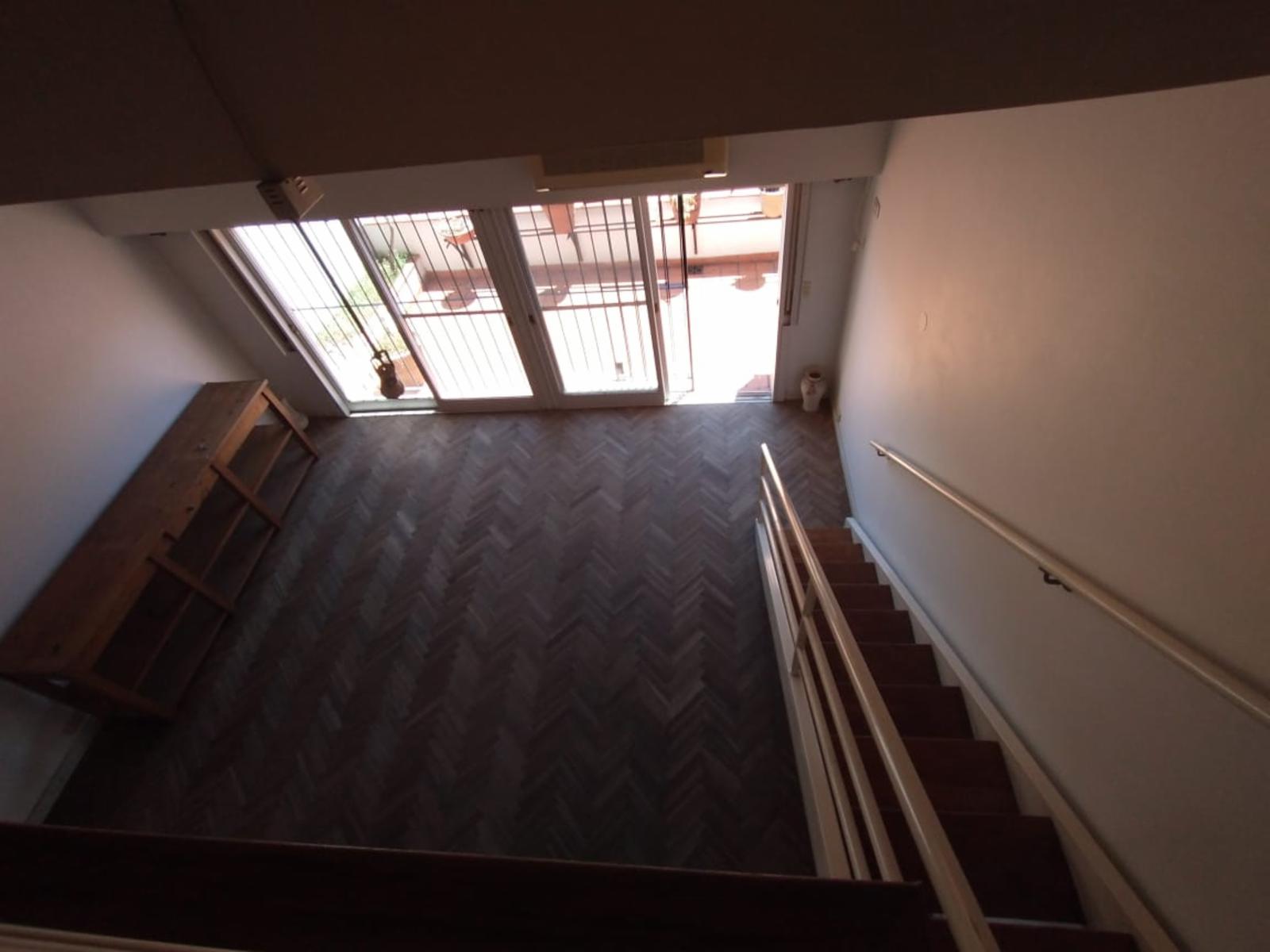 AMPLIO DEPARTAMENTO DE 3 AMBIENTES CON LIVING Y ENTREPISO, COCINA CON LAVADERO INTEGRADO, BALCÓN AL FRENTE Y PATIO BALCÓN EN CONTRAFRENTE. - 7