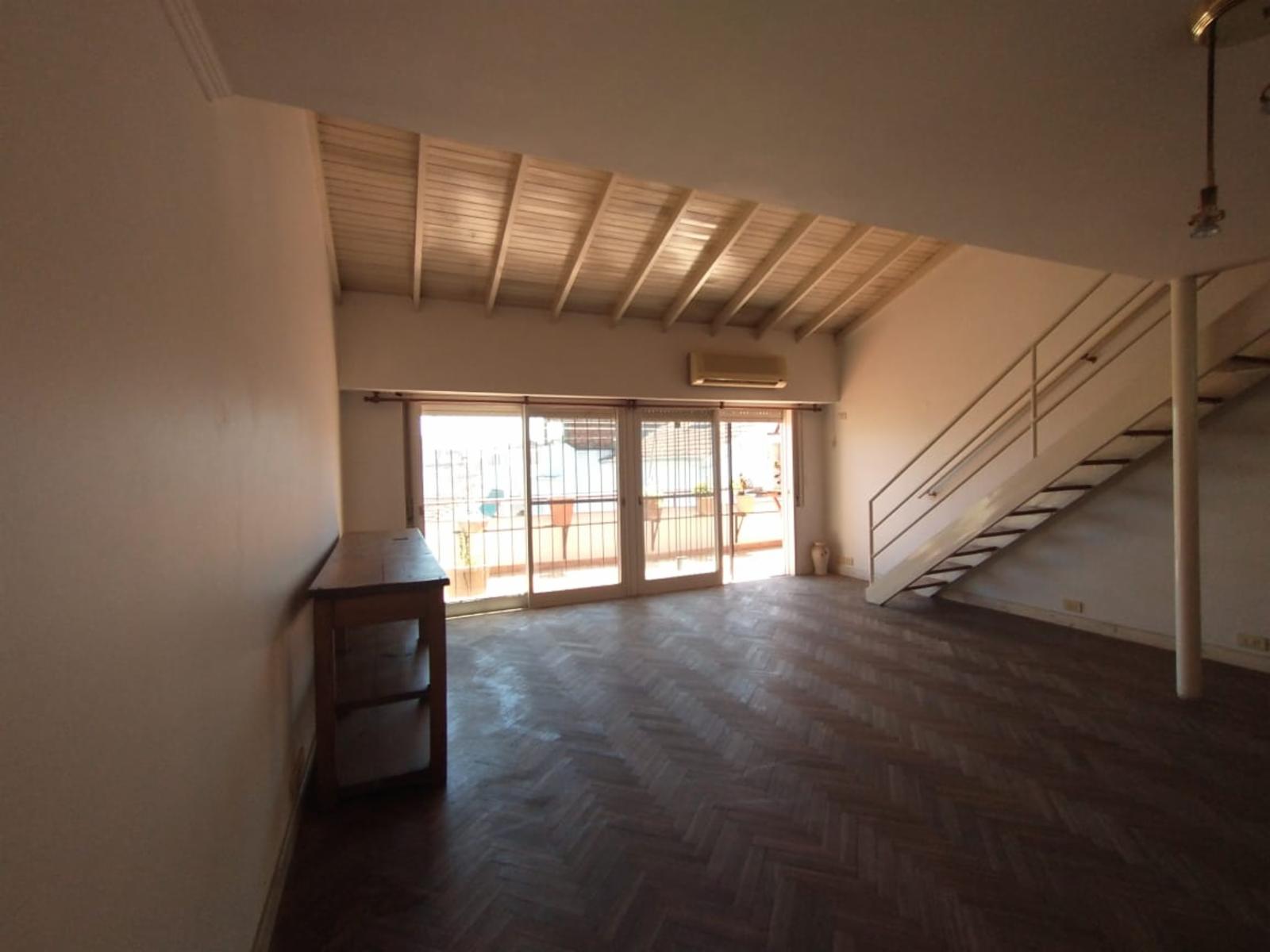 AMPLIO DEPARTAMENTO DE 3 AMBIENTES CON LIVING Y ENTREPISO, COCINA CON LAVADERO INTEGRADO, BALCÓN AL FRENTE Y PATIO BALCÓN EN CONTRAFRENTE. - 26