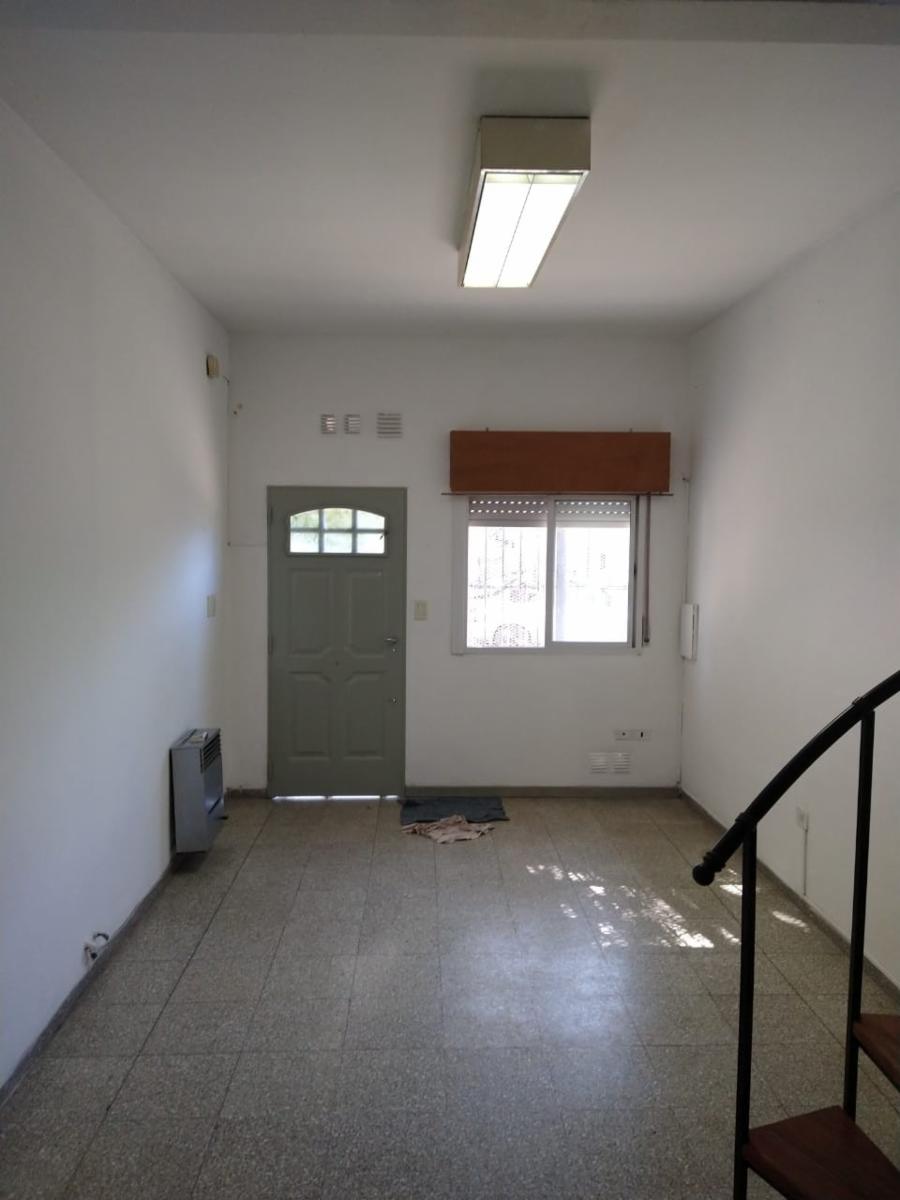 Excelente duplex 2 amb con patio y parrilla - 3