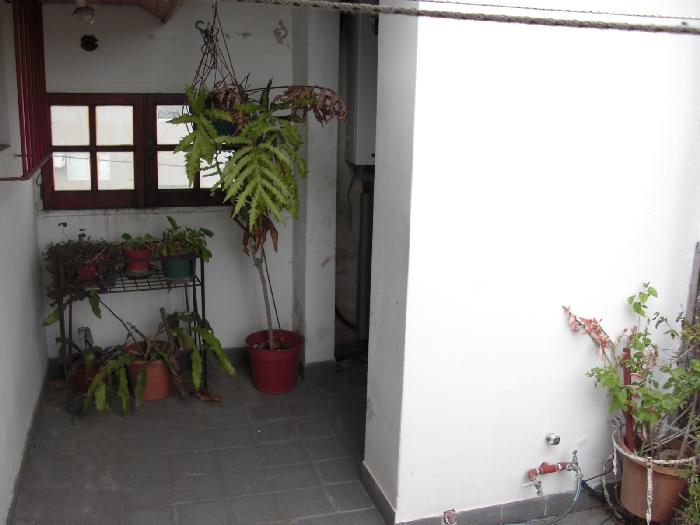 Casa 4 amb de categeoria + depto 2 amb garage, en muy buenas condiciones y tiene una renta actual de $ 11.000. — foto 4