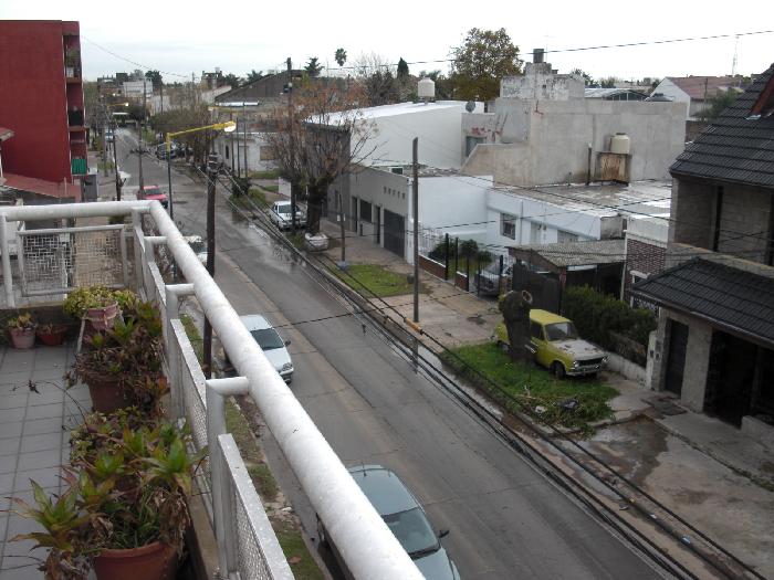 Casa 4 amb de categeoria + depto 2 amb garage, en muy buenas condiciones y tiene una renta actual de $ 11.000. — foto 7
