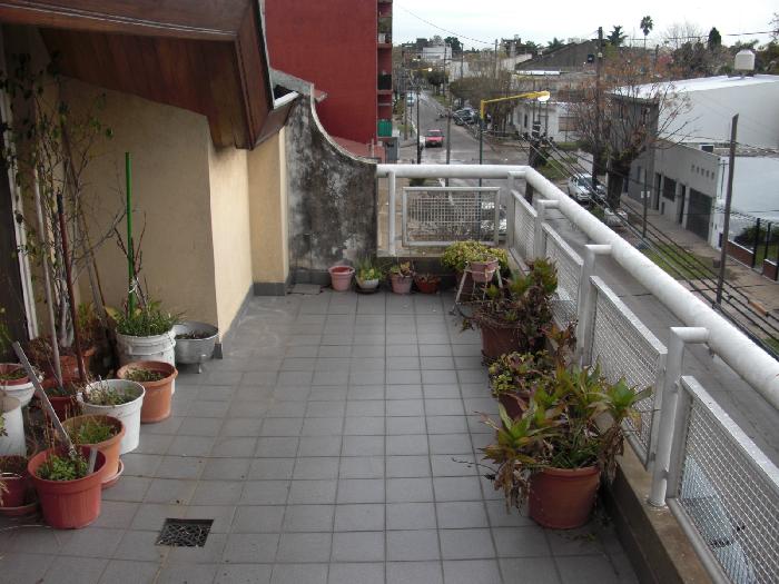 Casa 4 amb de categeoria + depto 2 amb garage, en muy buenas condiciones y tiene una renta actual de $ 11.000. — foto 9