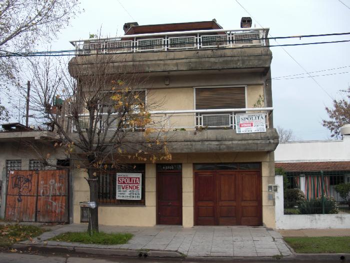 Casa 4 amb de categeoria + depto 2 amb garage, en muy buenas condiciones y tiene una renta actual de $ 11.000. — foto 13