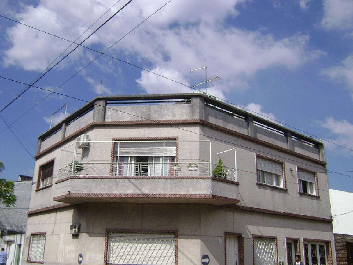 V.Ballester, Dpto 3 ambientes c/cochera 4 autos