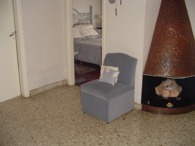 DEPTO DE 4 AMBIENTES EN PLANTA ALTA,CON PATIO,TERRAZA Y GARAGE PARA 2 AUTOS. — foto 4