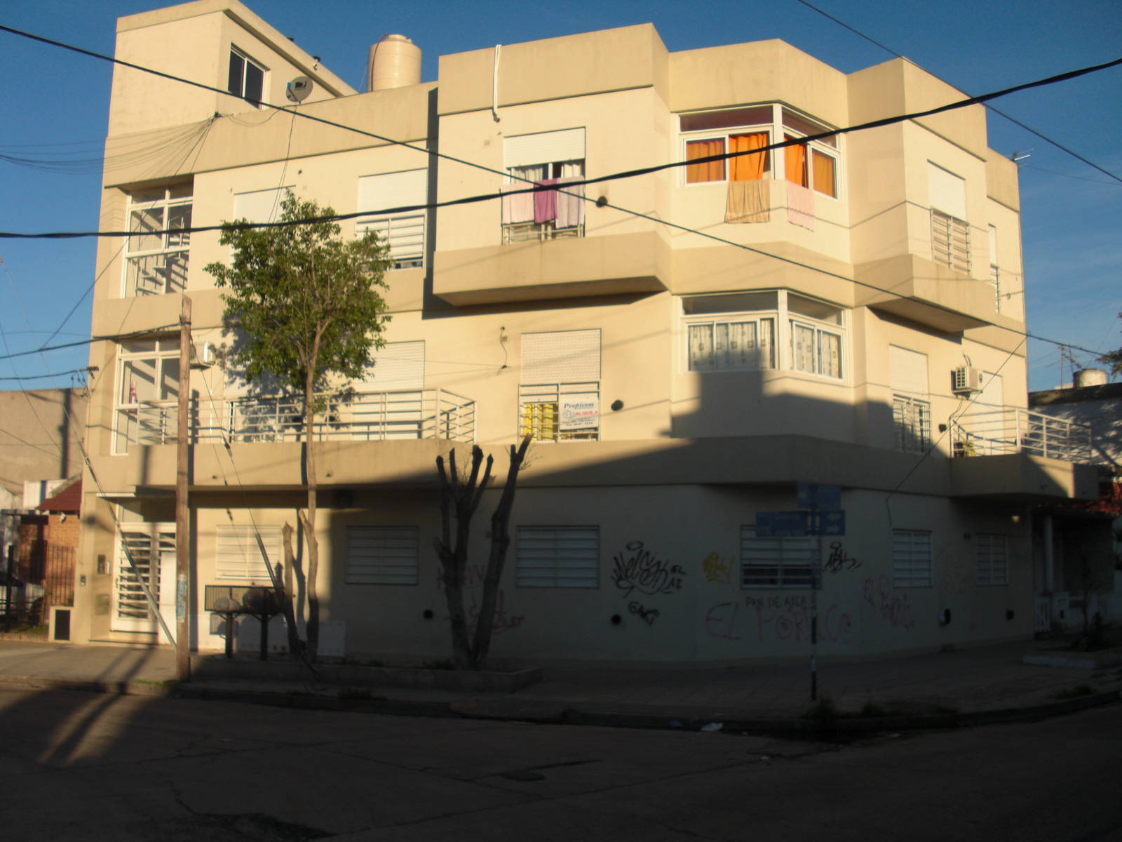 EXCELENTE 2 AMBIENTES EN VENTA CON RENTA DE ALQUILER