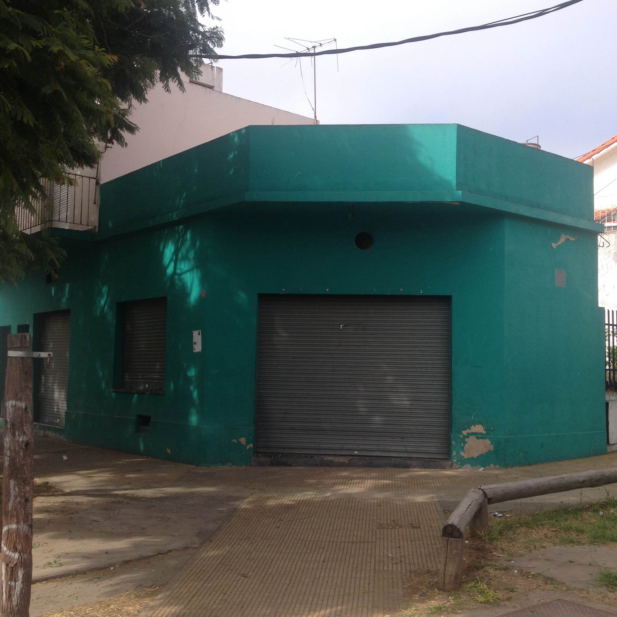 Casa 3 amb+2 locales+dpto 2 ambientes