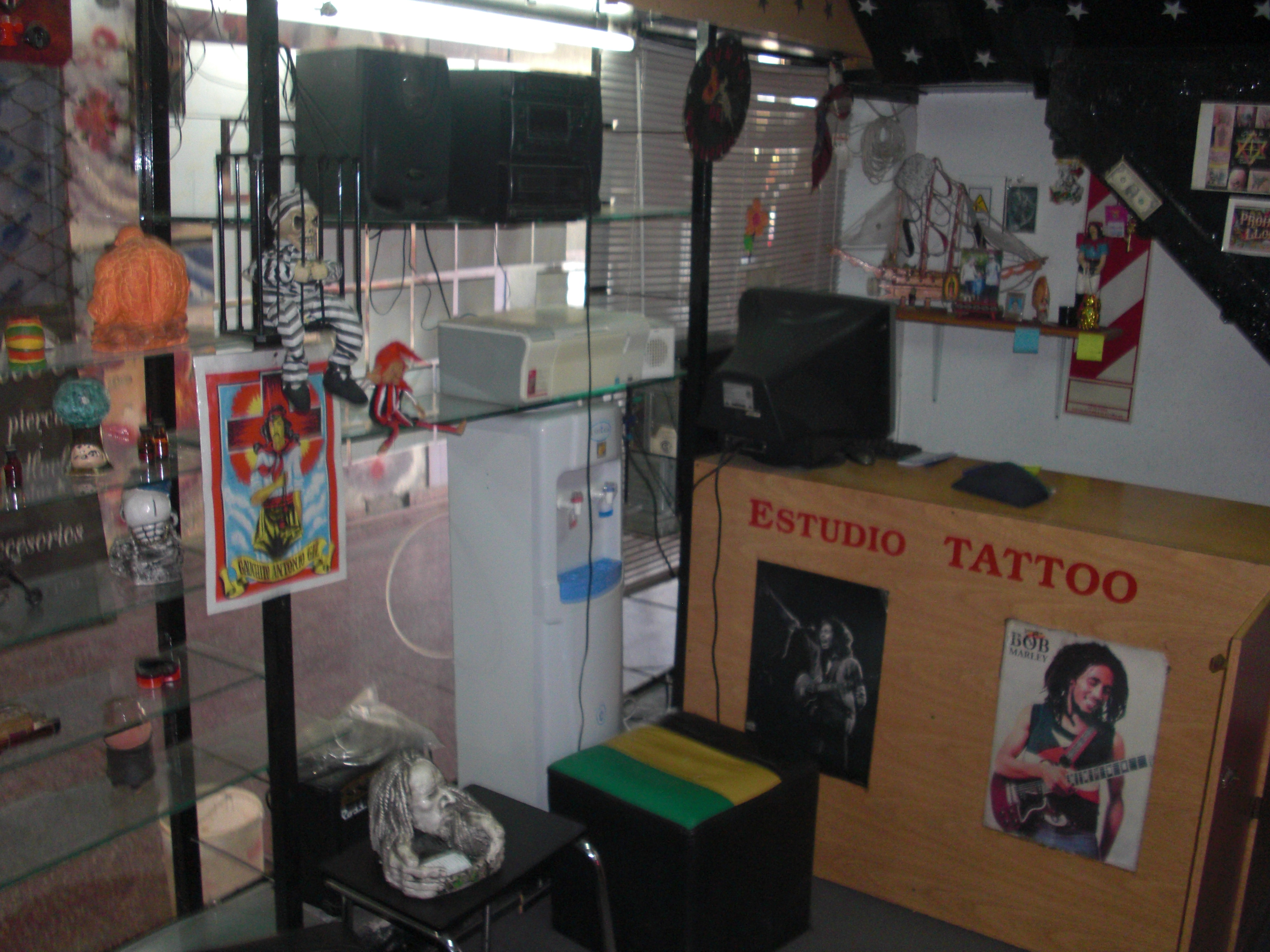 Local en galeria de 4 x 5 con entrepiso 3 x 3, a 2 cuadras de la estación Jose Leon Suarez — foto 6