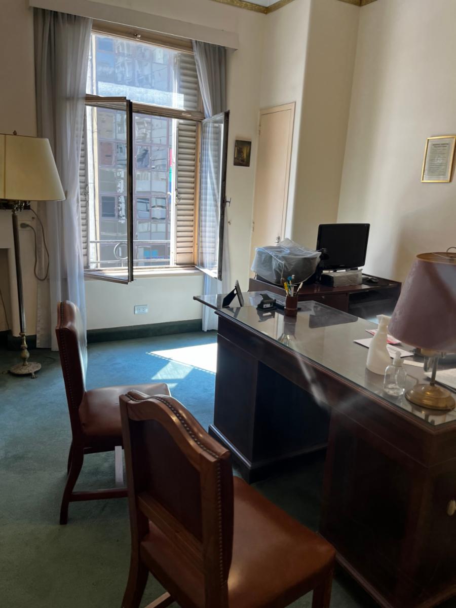VENTA EXCELENTE OFICINA EN TRIBUNALES APTO VIVIENDA