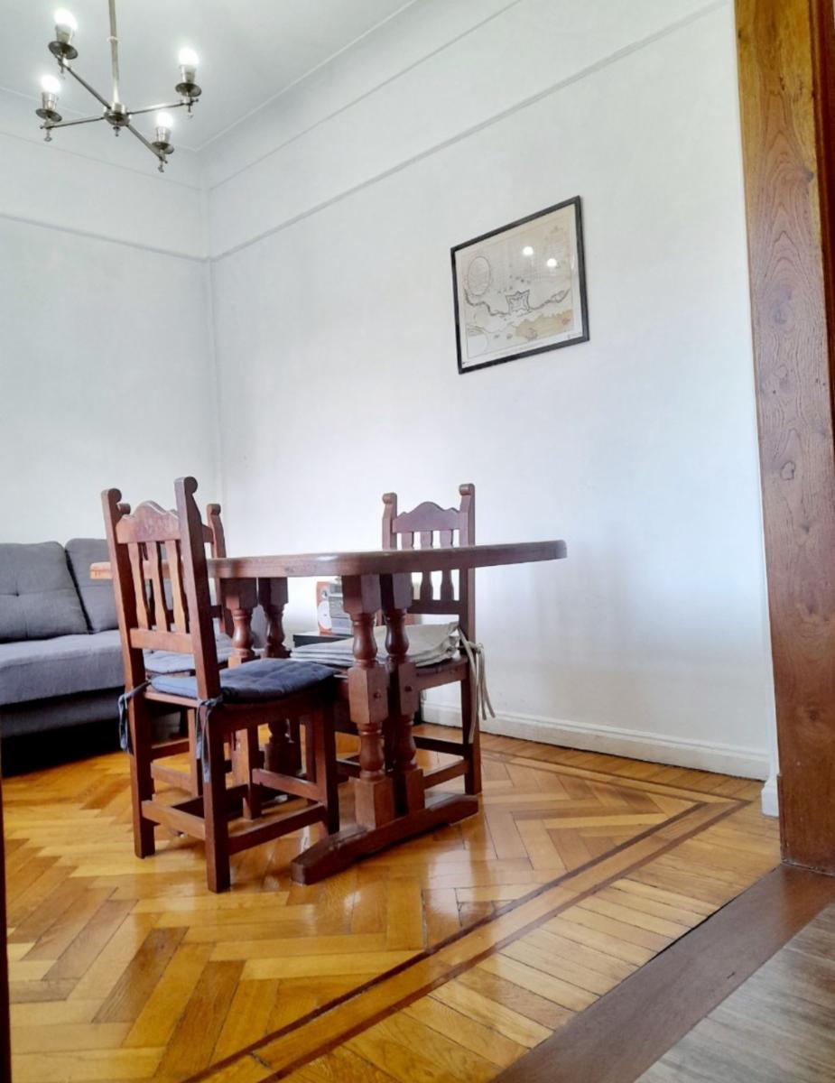 Semipiso / Departamento De Dos Ambientes En Venta En Villa Crespo.
