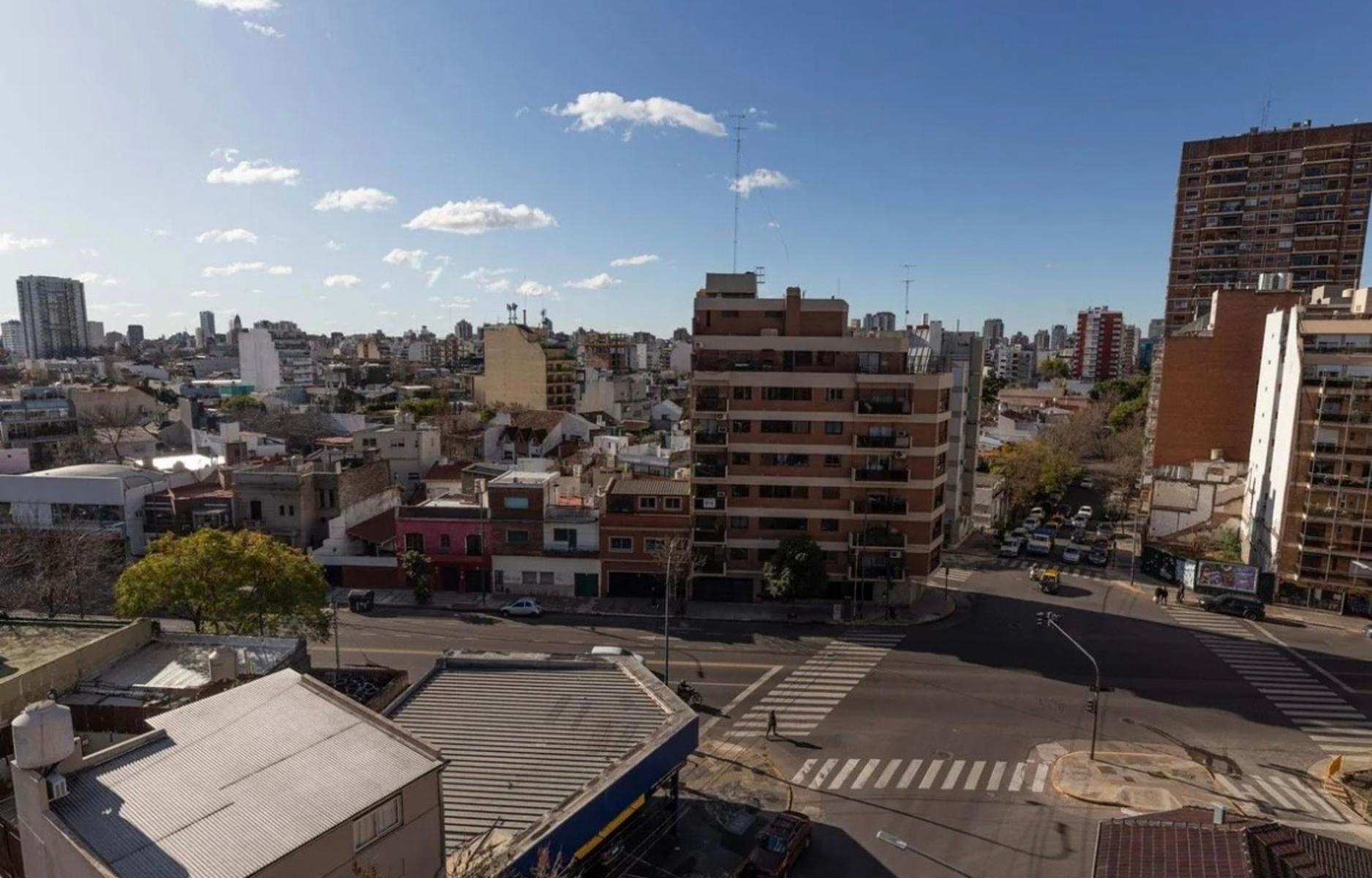 Departamento dos ambientes con cochera en Coghlan — foto 2