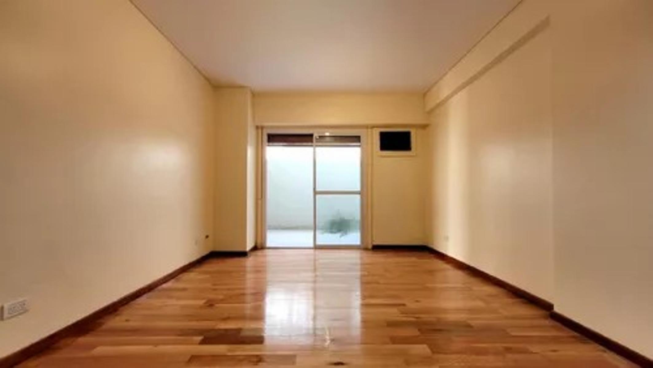 Venta Departamento 2 Ambientes con Patio en Palermo Avenida Santa Fe 3300