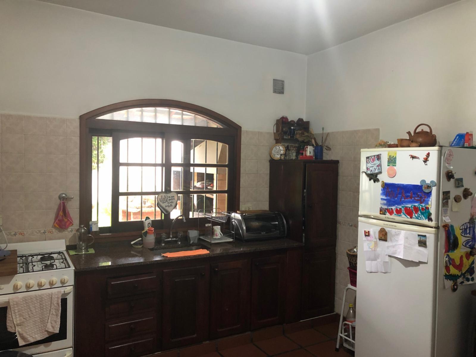 Casa Amplia Lum. 4 amb. Más Dep. c/garaje y jardín — foto 4