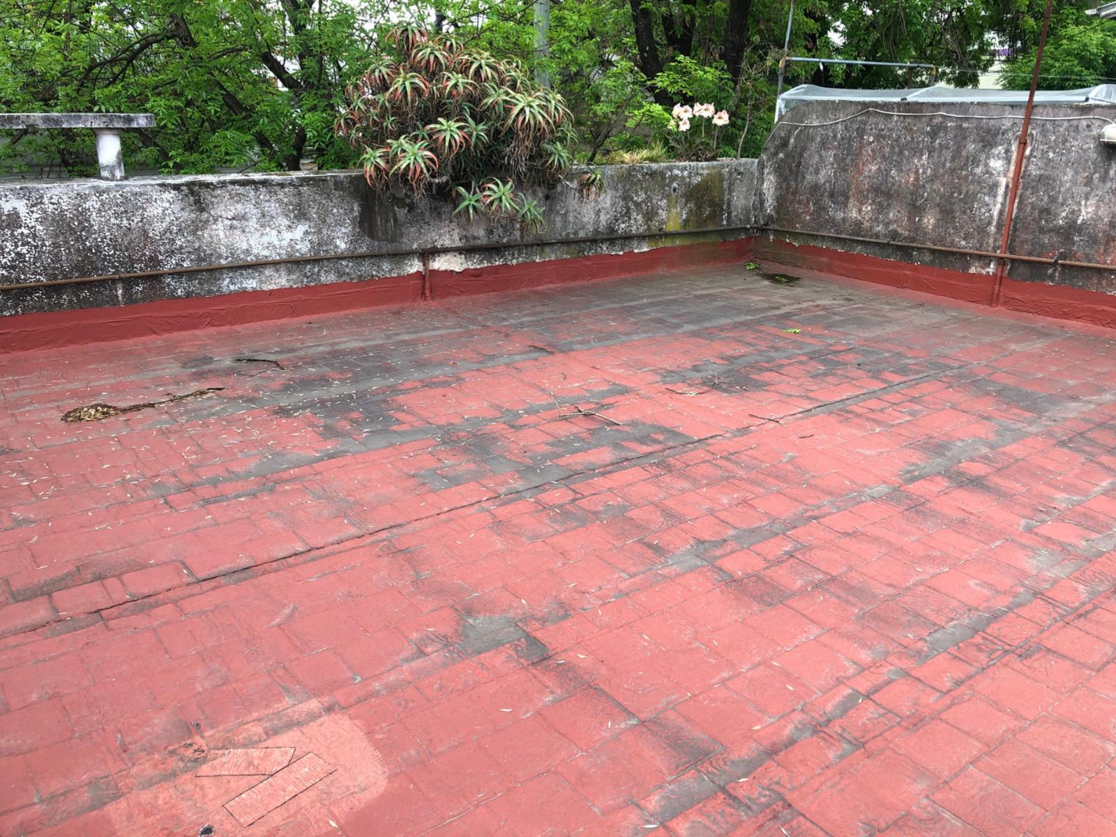 Casa C/garaje fondo y Terraza a reciclar Oportunidad — foto 2