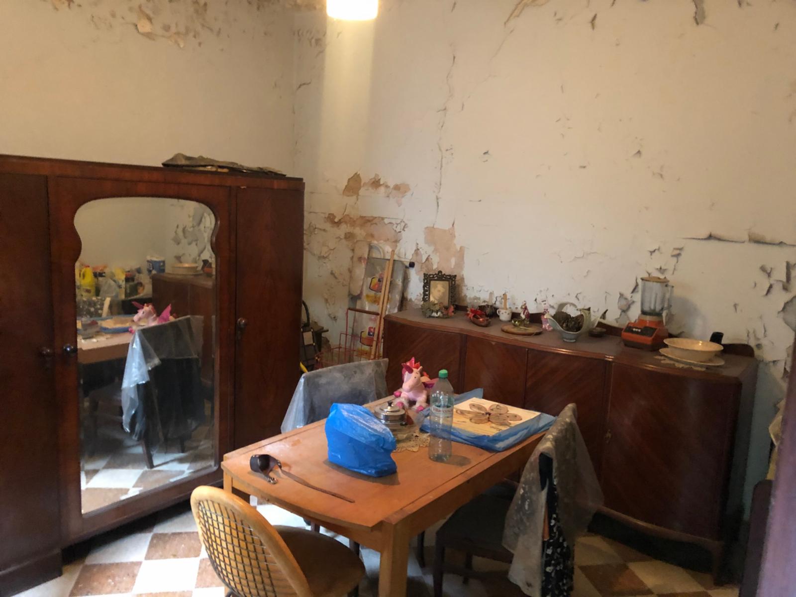 Casa C/garaje fondo y Terraza a reciclar Oportunidad — foto 6
