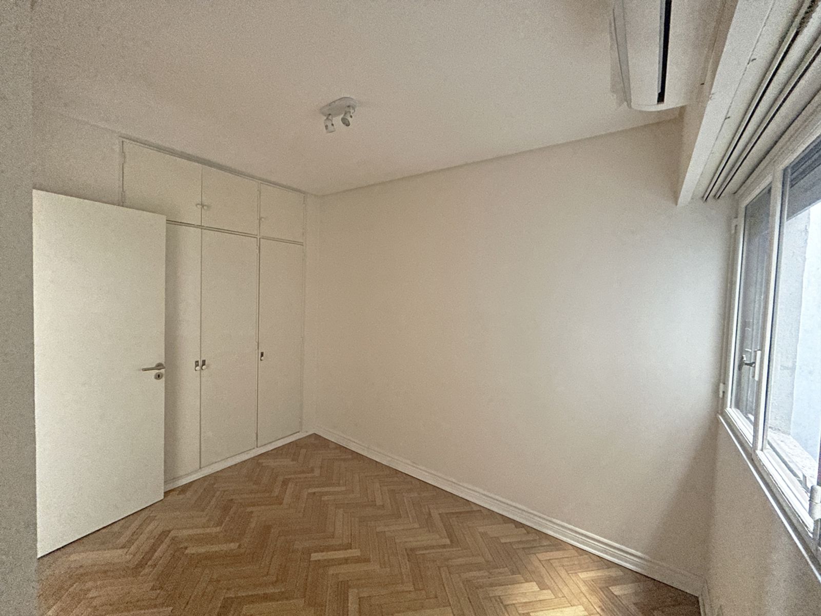Departamento en Venta en Recoleta con 2 Dorm. Piso Alto Al Frente con Cochera — foto 2