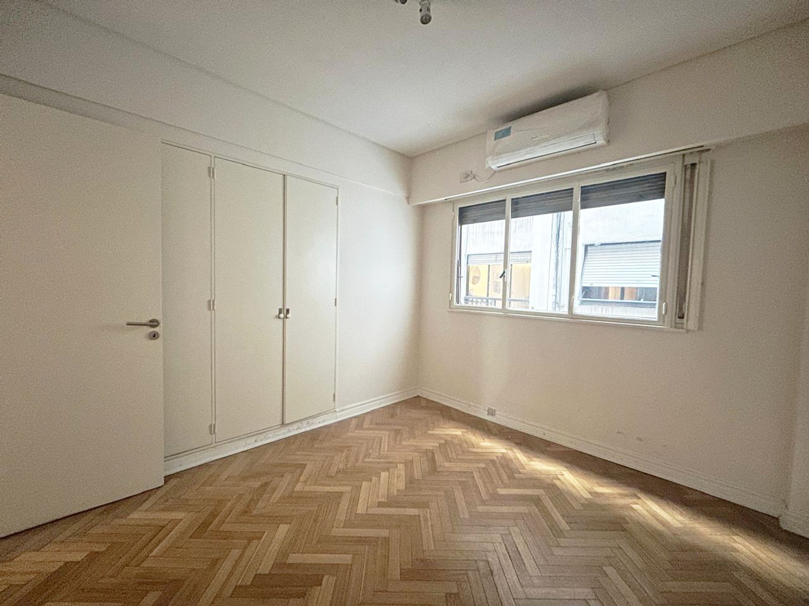 Departamento en Venta en Recoleta con 2 Dorm. Piso Alto Al Frente con Cochera — foto 4