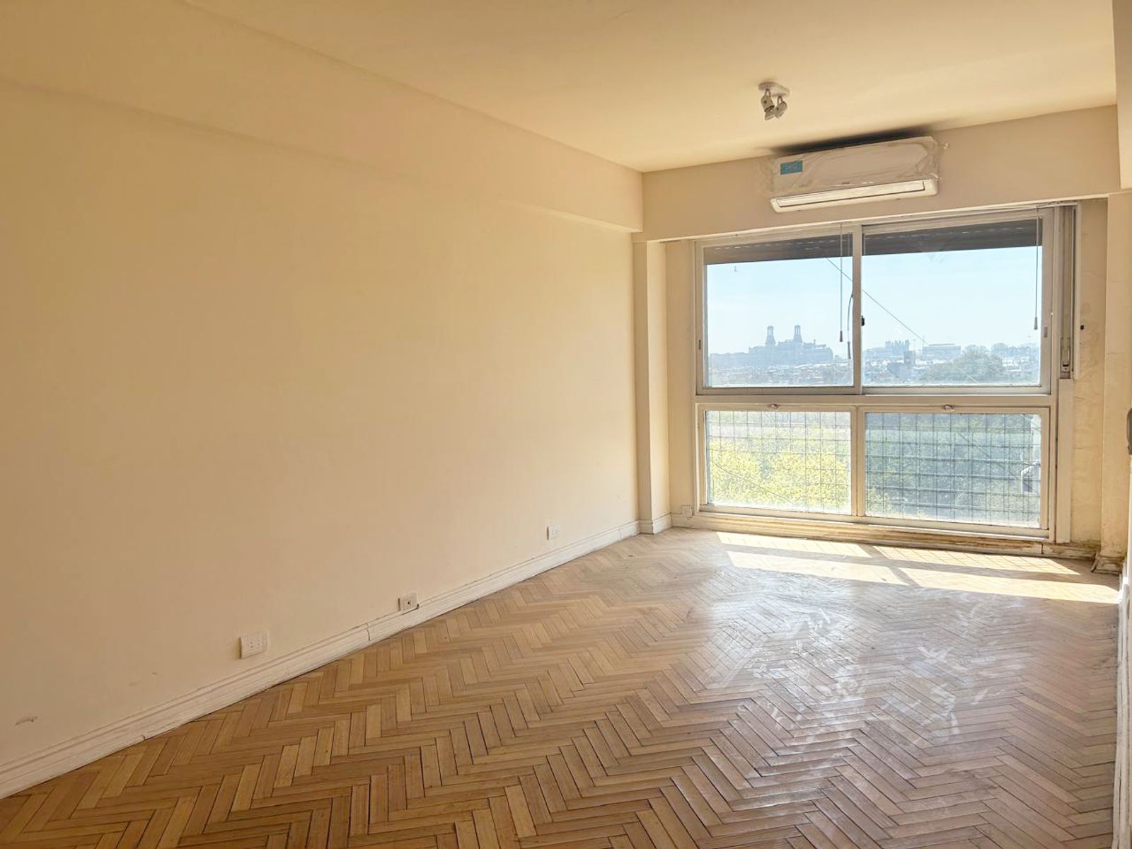 Departamento en Venta en Recoleta con 2 Dorm. Piso Alto Al Frente con Cochera — foto 10