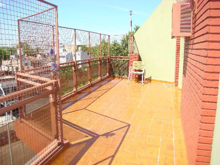 Piso 4 ambientes con dependencia en Plaza de los Virreyes / SUBTE E, bajas expensas y 160 m2