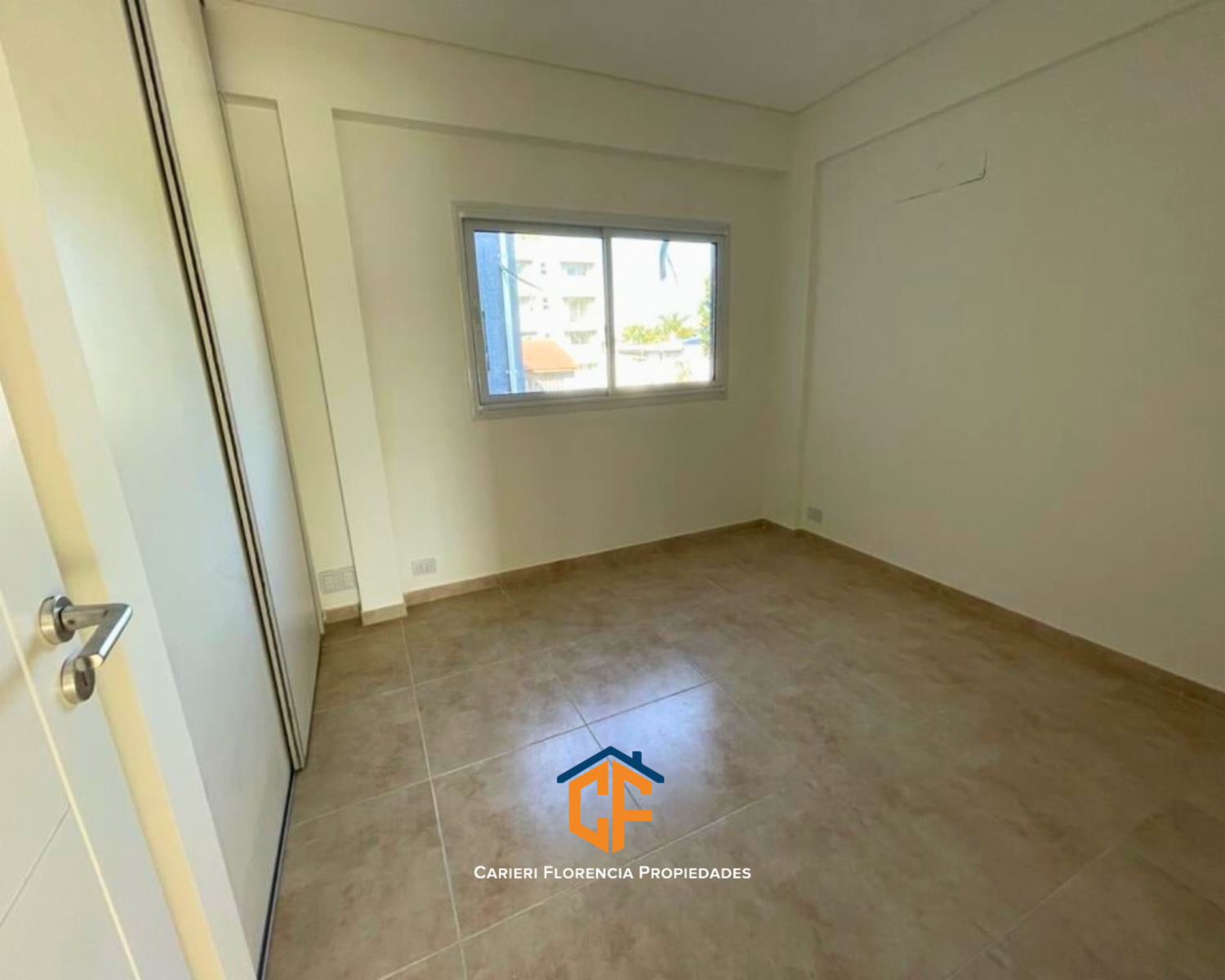 VENTA DE DEPARTAMENTO 2 AMBIENTES CON BALCÓN Y COCHERA EN JOSÉ LEÓN SUÁREZ — foto 6