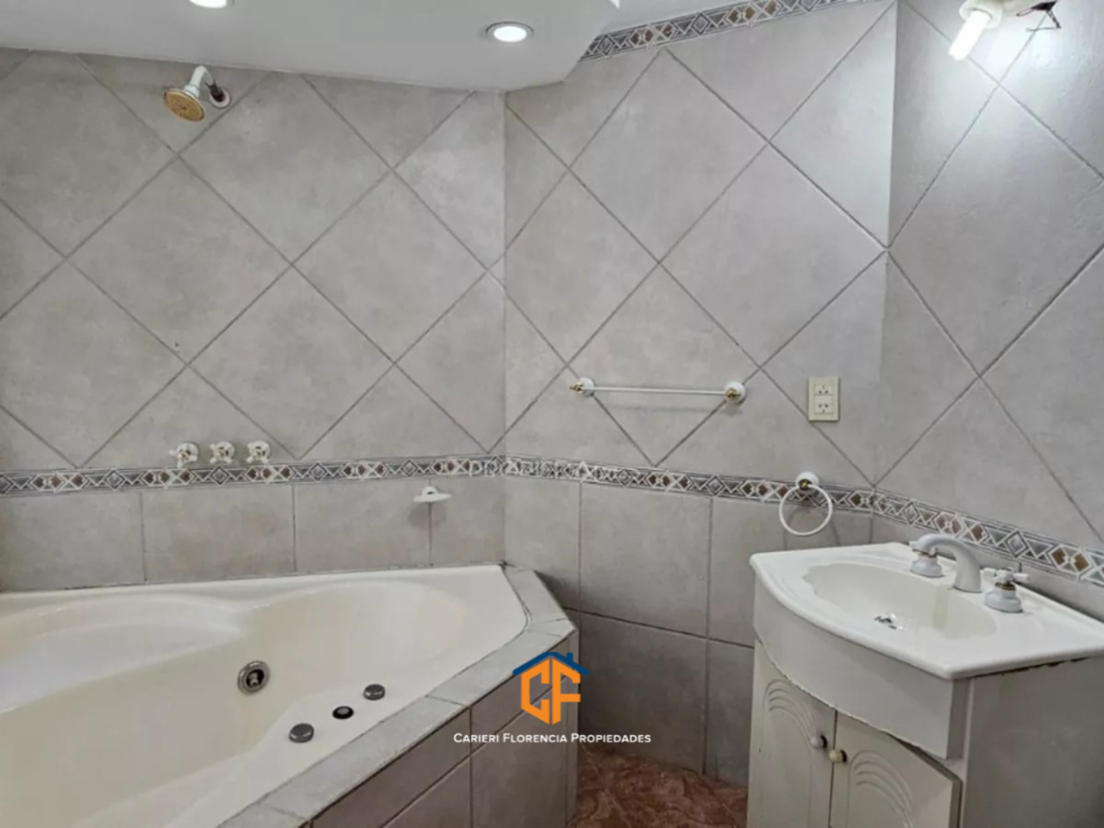 VENTA DE DEPARTAMENTO DE 4 AMBIENTES ESTILO DÚPLEX CON COCHERA EN EL CENTRO DE SAN MARTIN EN MUY BUEN ESTADO, APTO CRÉDITO — foto 10