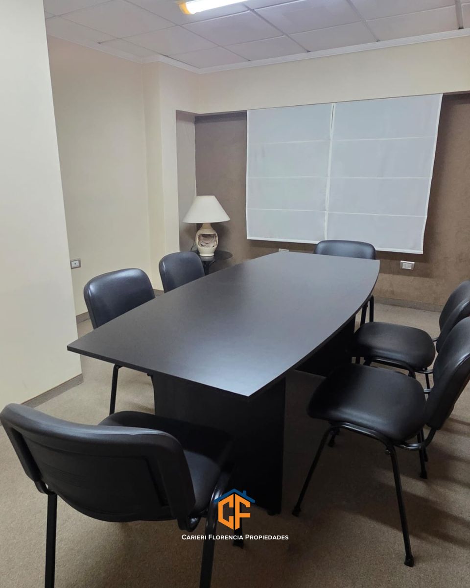 Amplio Galpón/depósito En Venta Excelente Zona Loma Hermosa - 5