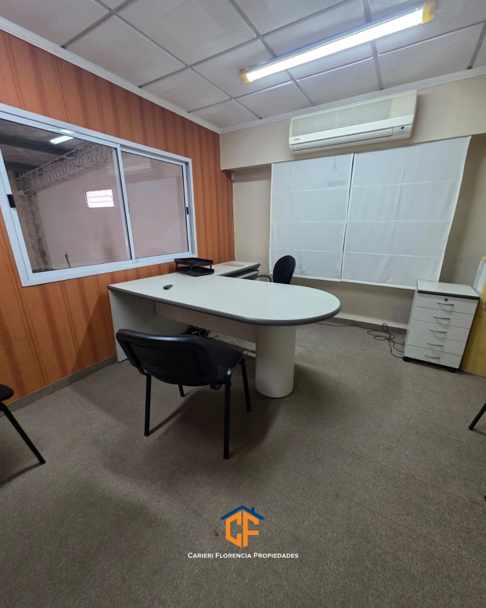 Amplio Galpón/depósito En Venta Excelente Zona Loma Hermosa - 7