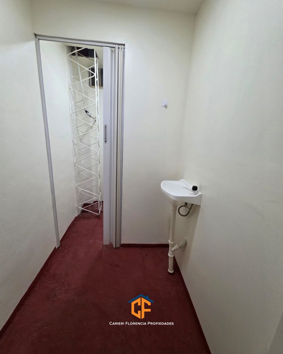 Amplio Galpón/depósito En Venta Excelente Zona Loma Hermosa - 15