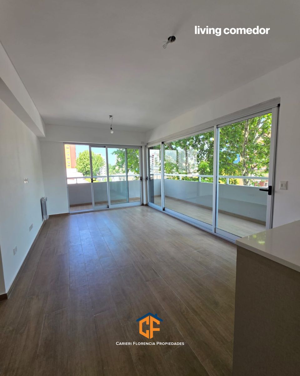 Departamento 3 ambientes con balcón en centro de San Martín
