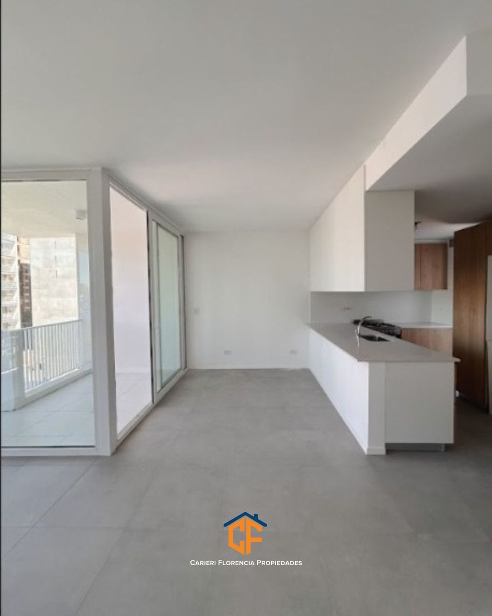 Departamento tres ambientes con cochera en San martin