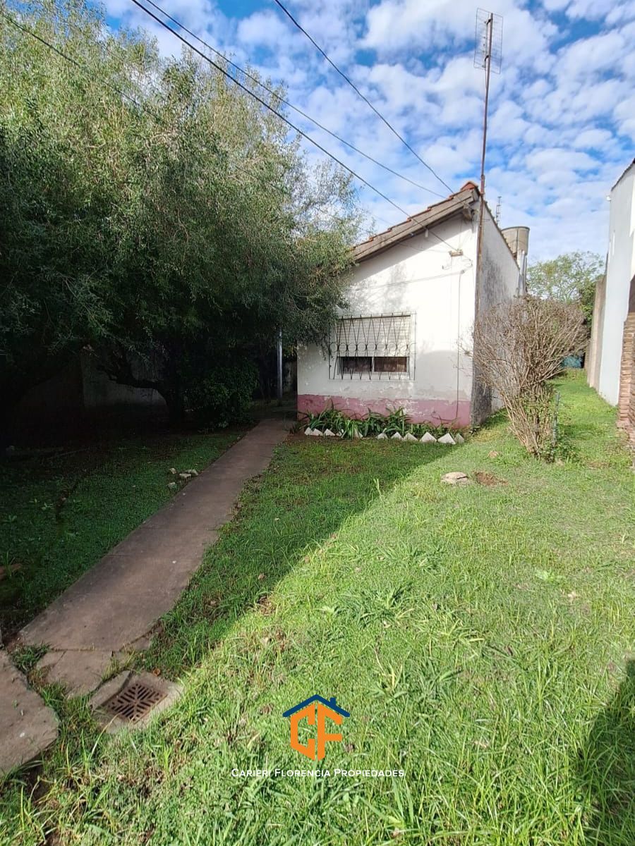 Casa En Lote Con 3 Locales Al Frente En 3 De Febrero — foto 2