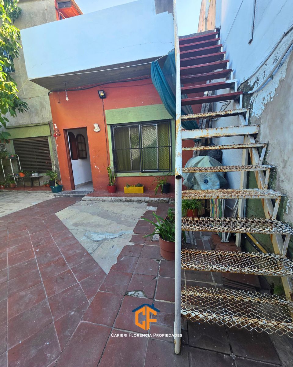 Excelente PH Multifamiliar con Patio y Terraza Propia en San Martín — foto 3