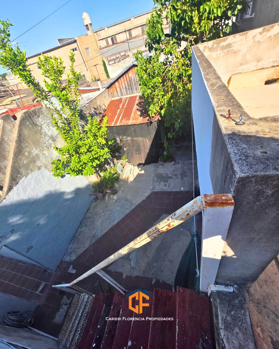 Excelente PH Multifamiliar con Patio y Terraza Propia en San Martín — foto 9