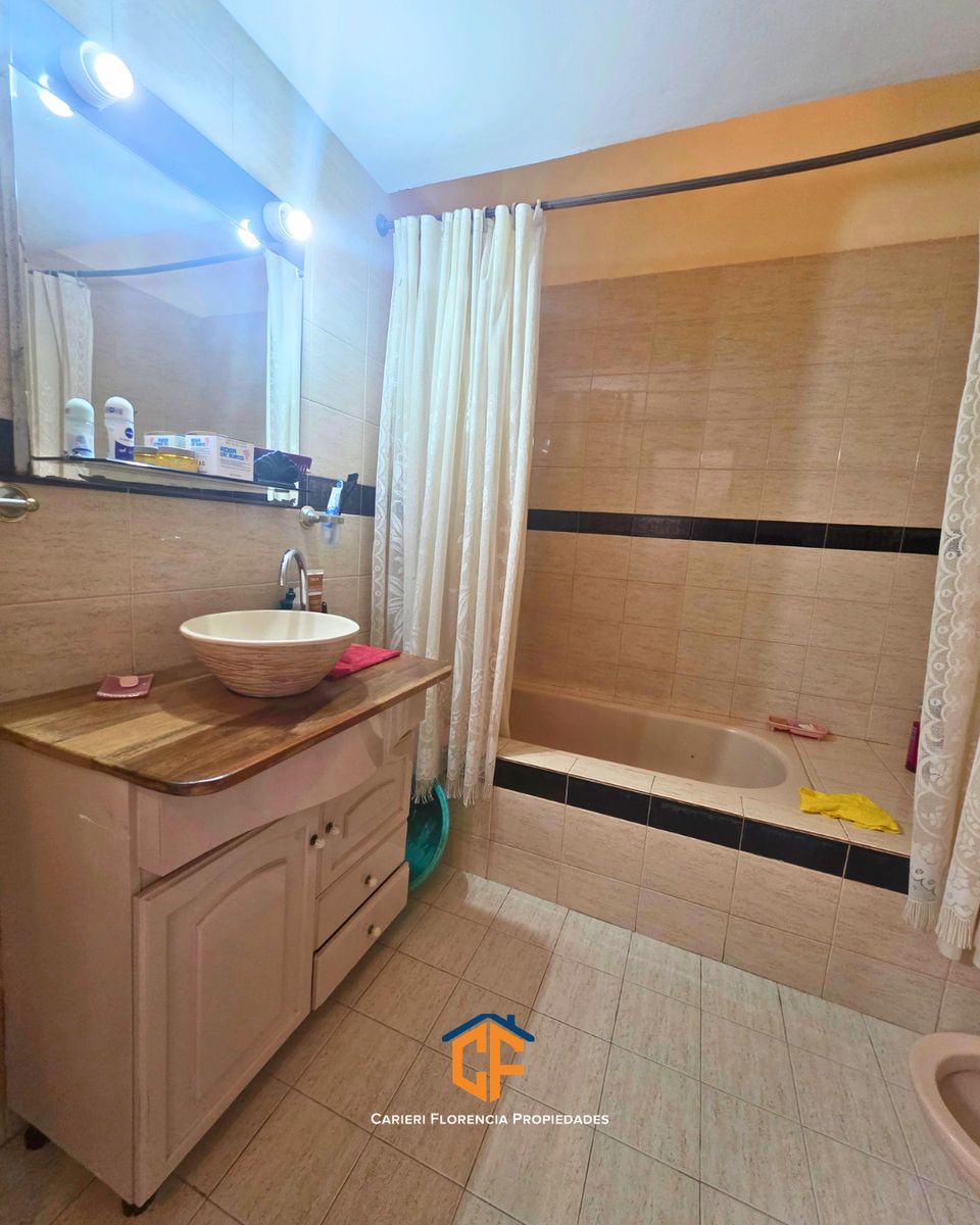 Excelente PH Multifamiliar con Patio y Terraza Propia en San Martín — foto 11