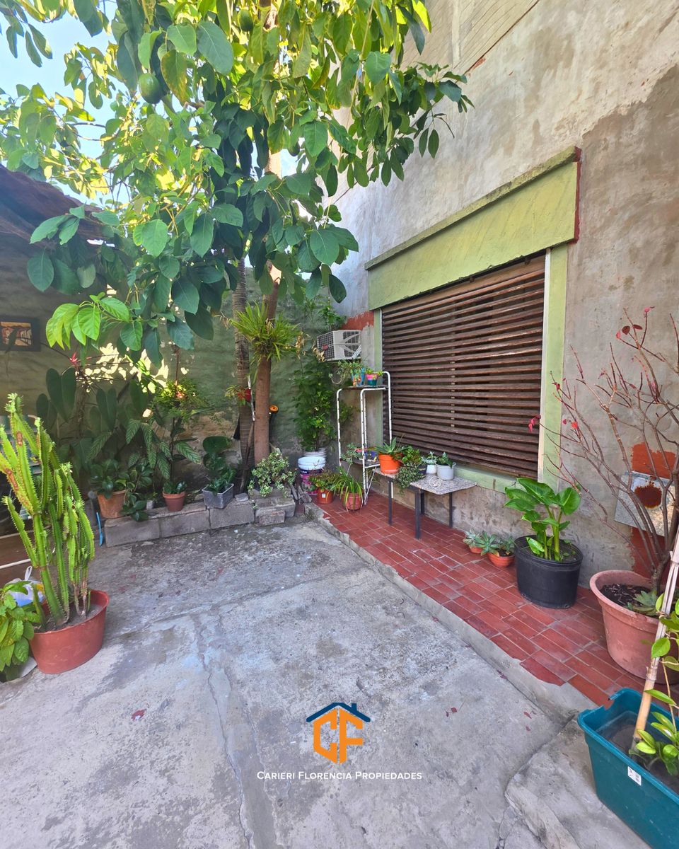 Excelente PH Multifamiliar con Patio y Terraza Propia en San Martín — foto 13