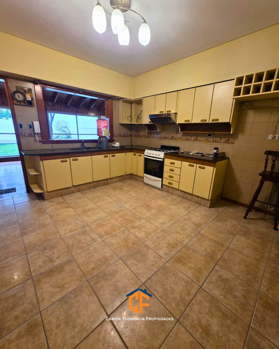 HERMOSA CASA 5 AMBIENTES EN VENTA CON PATIO, PARRILLA Y QUINCHO, EN EXCELENTE ESTADO - 3